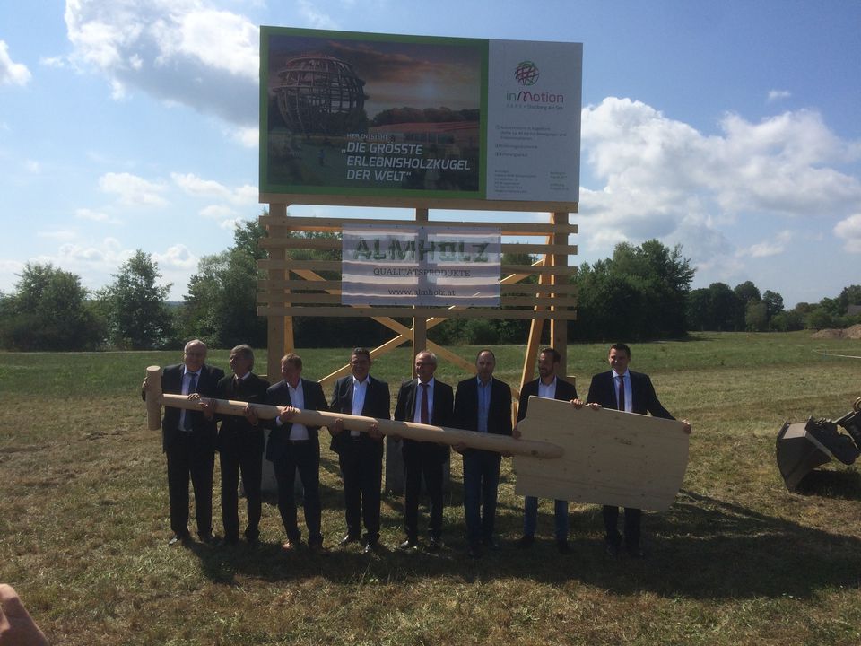 Erster Spatenstich inMotionPark - Erlebnisholzkugel am Steinberger See