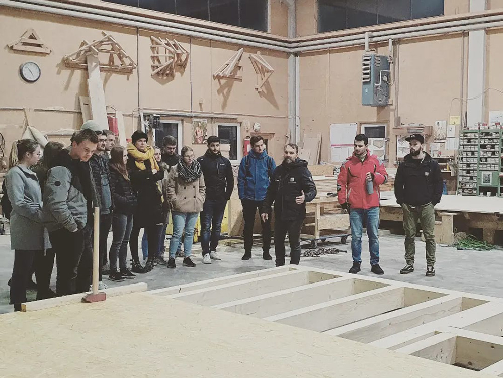 Exkursion der OTH bei Holzbau Semmler