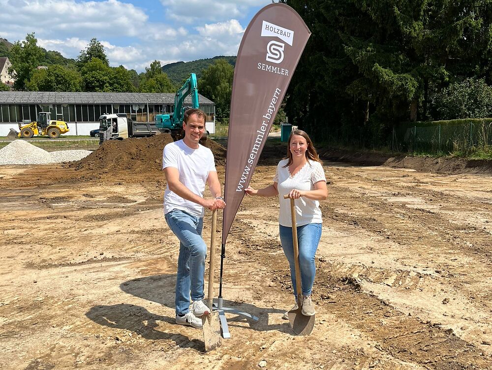Spatenstich in Velburg